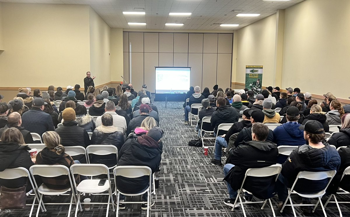 hockeysask's tweet photo. Hockey development is more than skating and systems.

During the #SaskFirst Male U15 Top 160 Tournament, we hosted parent presentations with Mental Performance Consultant Kyle McDonald, focusing on resilience and how young athletes learn to cope with pressure. 🏒🧠

@CompetitiveWill