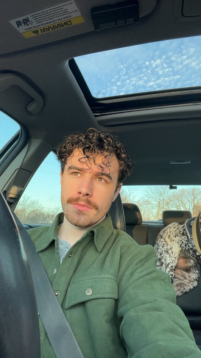 AmphiTV's tweet image. Green is my color no one else can have it