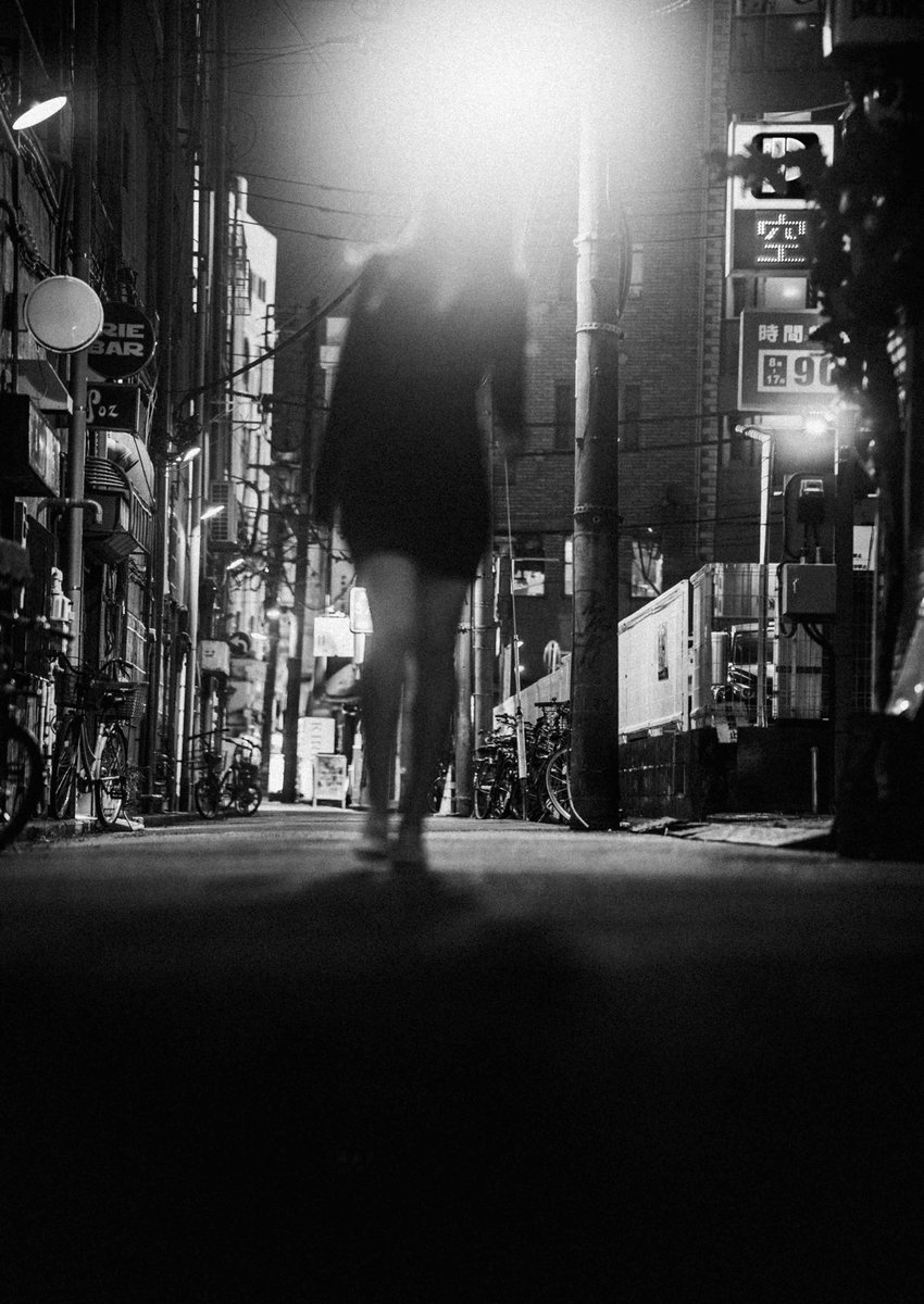 9月は「I hope.4」でした
今回は工藤紗良ちゃん、私のお題は「顔のわからないポートレート」でした
横浜関外を舞台に夜の街に生きる女性のストーリーを展示しました