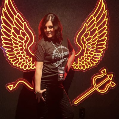 RavenBusch's tweet photo. #NewProfilePic https://t.co/9SfG6tsNt6