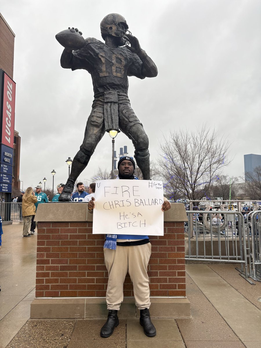 Frontline standing on bidness‼️‼️‼️This is a insurrection‼️‼️‼️‼️ #FIREBALLARD #ForTheShoe it’s time to move on !!! Carlie it’s time to do what Jim never did ‼️ You owe it to the fanbase do the right thing ‼️