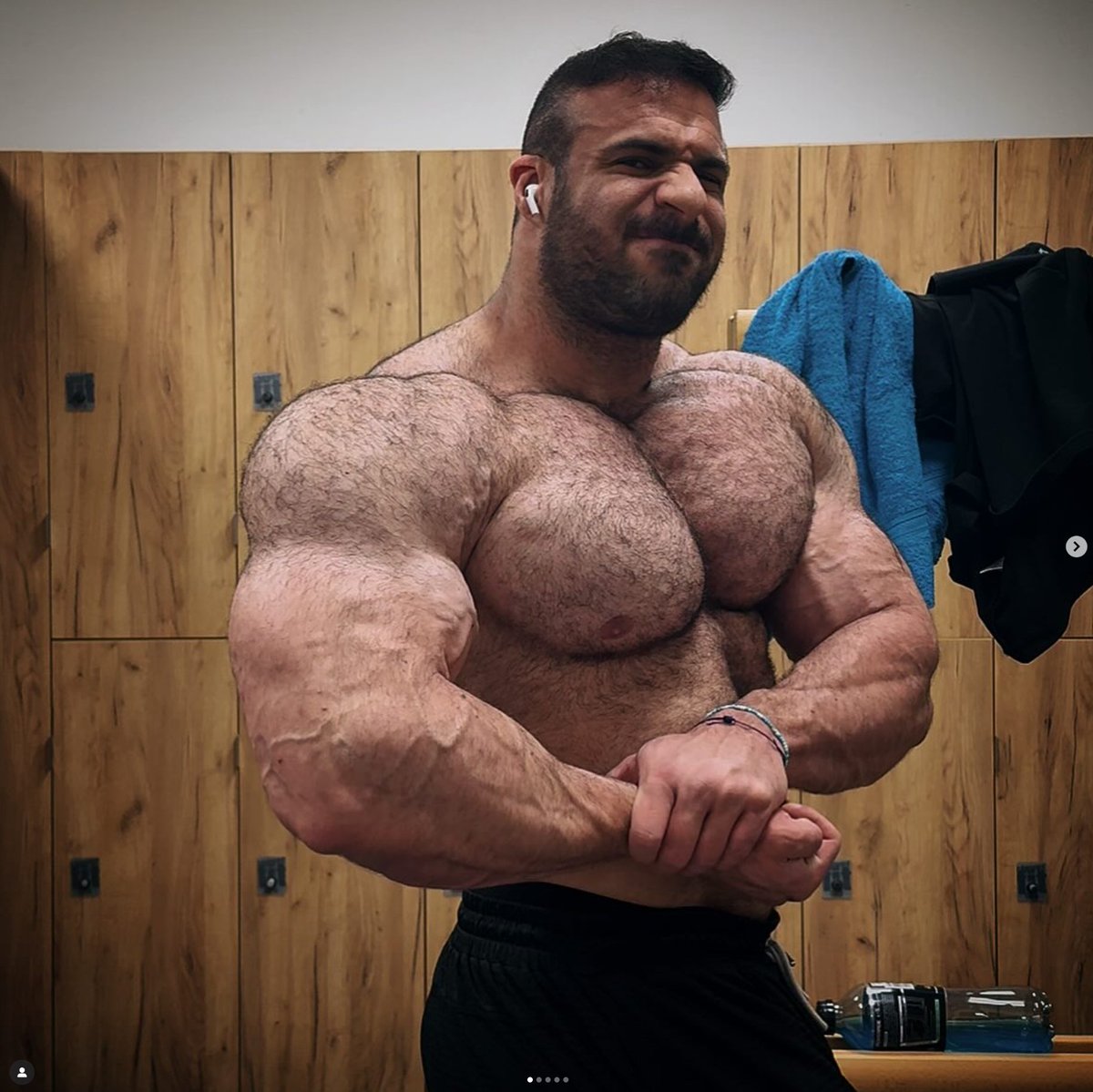 IFBB PRO Dennis Reinhold on Instagram