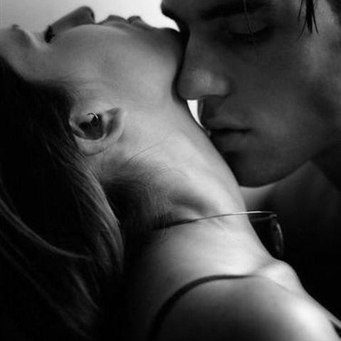 Giovanny_Rebeld's tweet photo. Cuando llegaste encendiste mi luz
Hermosa mirada que cautiva
Alojando mis ilusiones en tus labios
Bajando el cielo a tus brazos 
Obligando mis pensamientos 
Uno a uno a correr hacia ti
Amando el tiempo en un beso
Hermosa conexión
En un maravilloso amor con pasión... https://t.co/BRhLnXkaoD