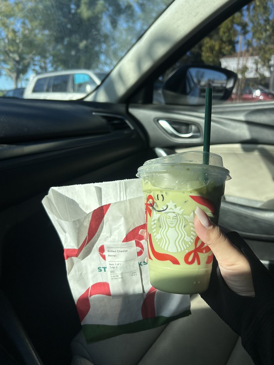 roxyjulez's tweet image. No one understands how much this means to me after a week of not being able to taste 😭🤍