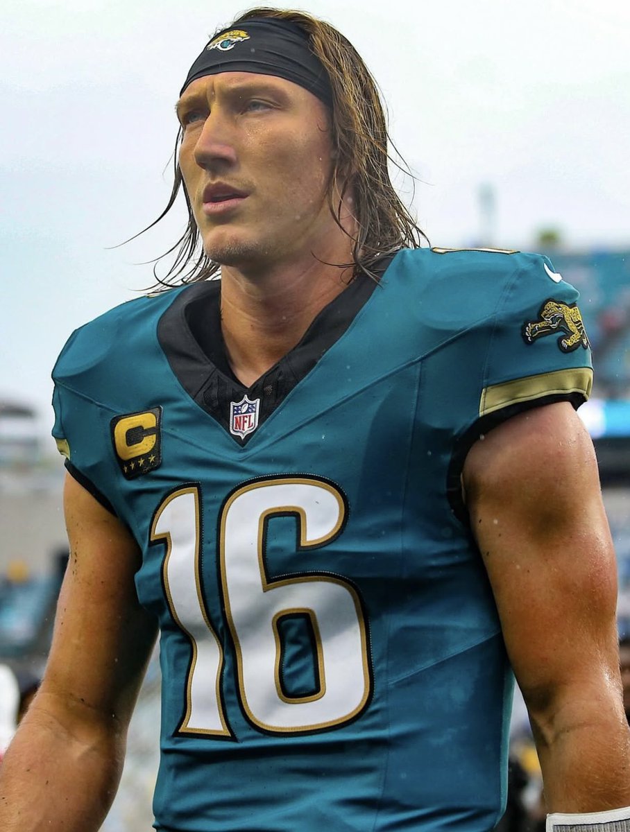 thebrettjames1's tweet image. The Jags are 1st place in the AFC South 

Colts are eliminated from the playoffs 

Texans are in second place with no QB

Trevor is playing at an MVP level 

The world is healing