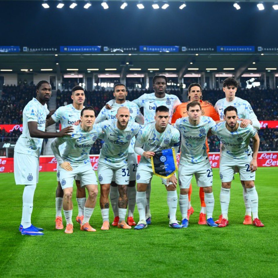 Era chiamata a rispondere a Milan, Napoli e Juve, tutte vincenti, e doveva farlo su un campo difficile:

i nerazzurri portano a casa 3 punti d’oro, ci riescono con una prestazione sofferta ma soprattutto convincente e di carattere. 

E chiudono il 2025 in vetta. 

Grande Inter.