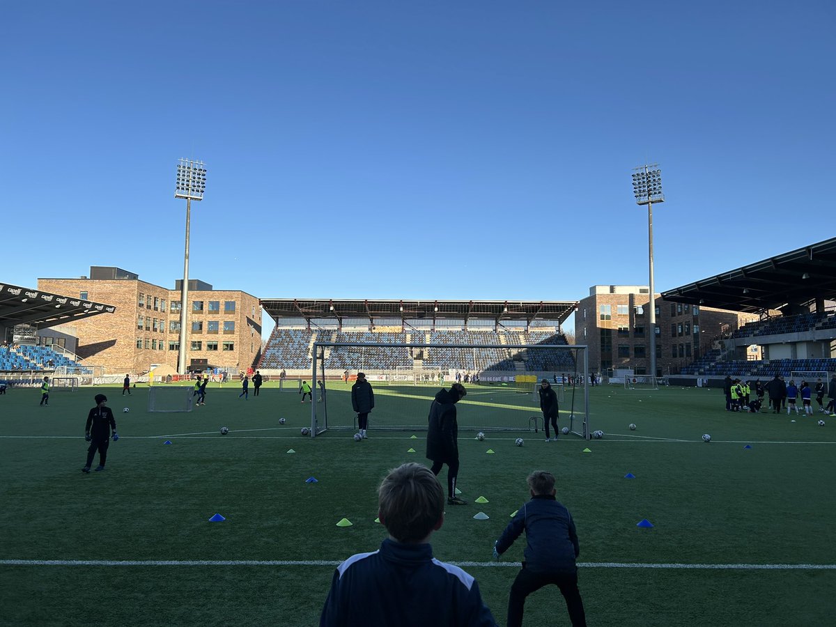 A great 2nd day in #denmark concluding with a coaches CPD session 🧤