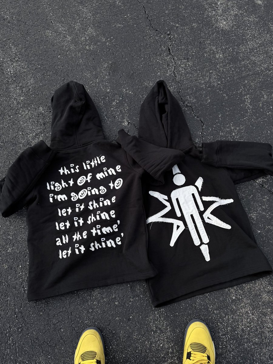 TheRealDarryl_'s tweet photo. New hoodies available now 

https://t.co/oh722tNZQB https://t.co/kBEgHamc0T