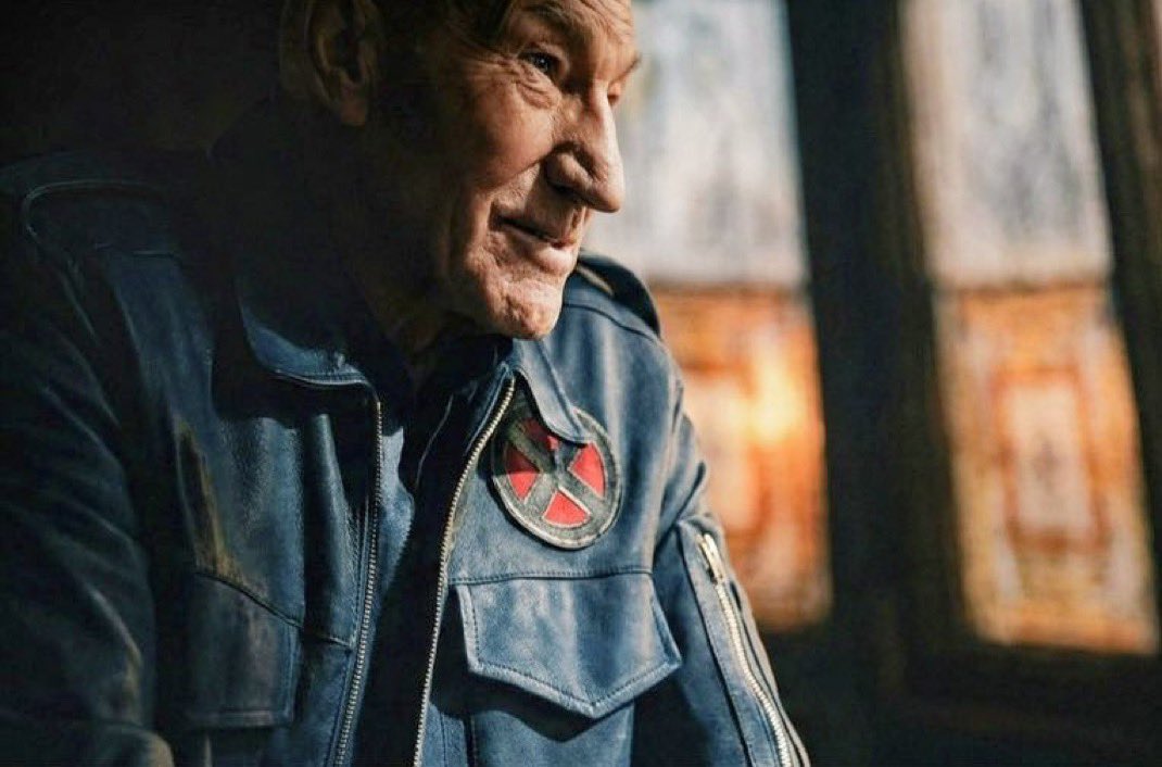 magnetostea's tweet image. A man who is looking at the love of his life