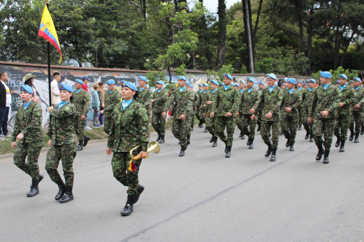 ejercito_cedoc's tweet photo. #SabíasQue el Comando de Educación y Doctrina cuenta con un Centro de Misiones Internacionales y Acción Integral #Cemai, referente estratégico en la proyección de #Colombia ante el mundo.
¿Conoces el significado de nuestra boina azul?
#EducaciónMilitar https://t.co/ZFhEQgUWXi