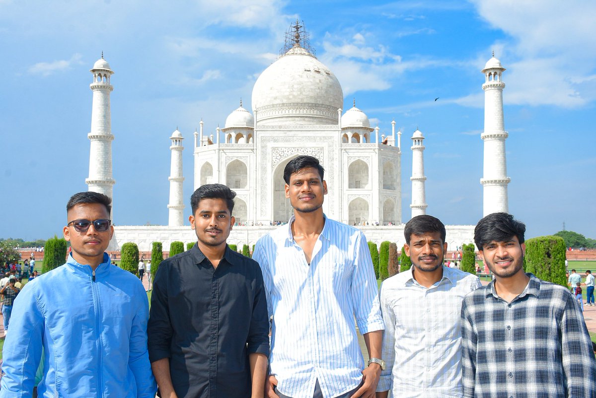 arvindyadav2222's tweet photo. Some Glimpses of One of the 7th Wonders of the World....Taj Mahal💝🌍 https://t.co/yOtfnQAgts