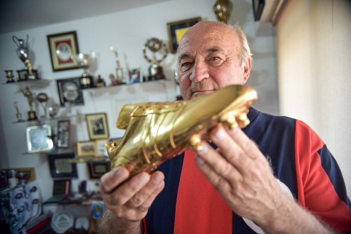 🔙 A 50 años del récord del Gringo. En Argentina, insuperable 🏅

⚽️ Scotta cerró 1975 con un doblete, alcanzando los 6⃣0⃣ goles por liga en un año 🤯

Contando las principales ligas del mundo, igualó el récord de "Dixie" Dean con Everton en la temporada 1927-28 🏴󠁧󠁢󠁥󠁮󠁧󠁿