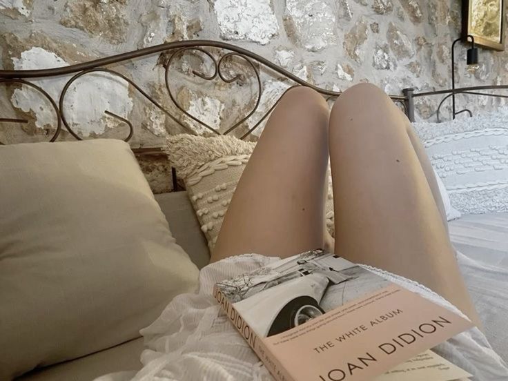 humanyazio's tweet image. tasks  to  do  before  new  years  :
 •   sort  wardrobe
 •   sort  school  supplies 
 •   deep  clean  my  room
 •   write  out  2026  resolutions
 •   vision  /  mood  boards