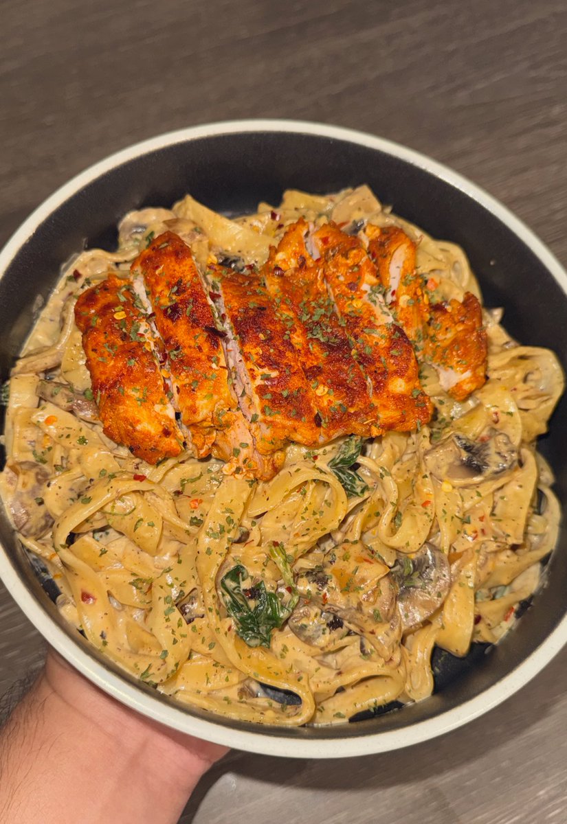 Idk why but eating out of a pasta bowl just makes the food taste better