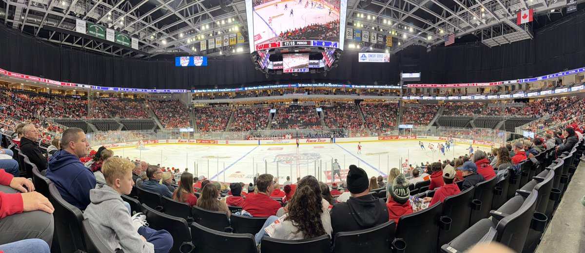 BroncoBarn's tweet photo. Great view for the #HolidayFaceoff https://t.co/2F69sKMBnY