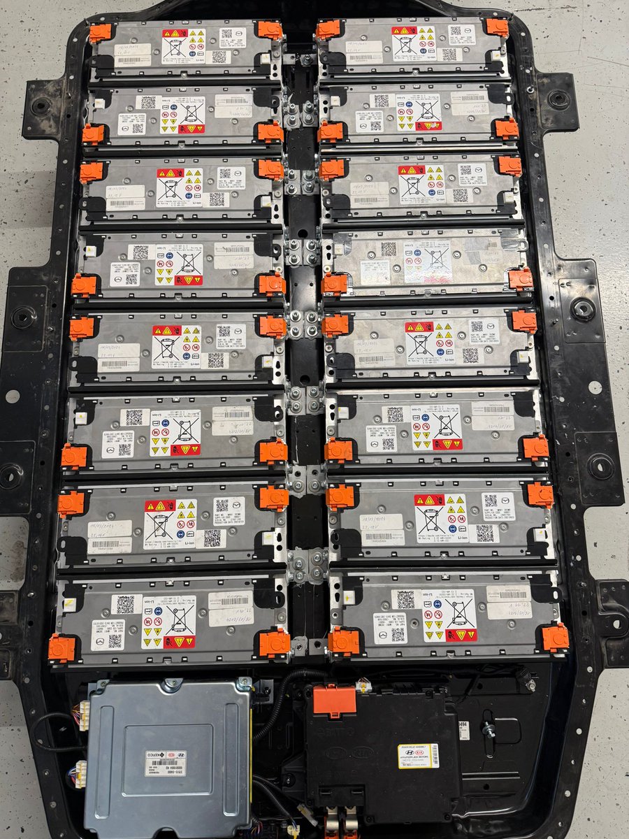 evclinic's tweet image. Project Gemini – Making KIA Soul EV immortal from SK 28kWh to Panasonic 35.3 kWh battery pack

The first-generation KIA Soul EV (2015) was KIA’s first mass-produced electric vehicle – well built, high quality, and generously equipped. However, it suffers from one serious and…