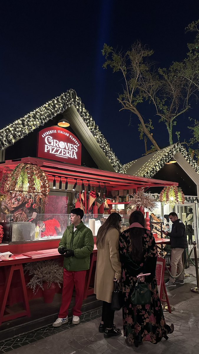 sofya2021's tweet image. هذي الرياض اللي جمالها مايخلص .. ❄️🧣🦌🧸

#ذا_جروفز