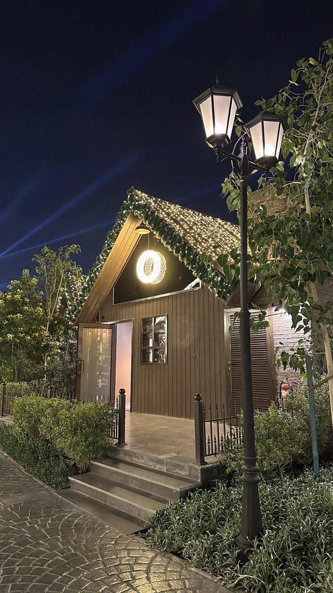 sofya2021's tweet image. هذي الرياض اللي جمالها مايخلص .. ❄️🧣🦌🧸

#ذا_جروفز