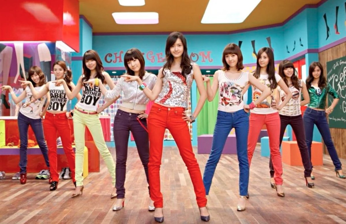 AboutMusicYT's tweet photo. Girls Generation is credited for popularizing colorful skinny jeans in South Korea in the late 2000s. https://t.co/51lbEVMO9w