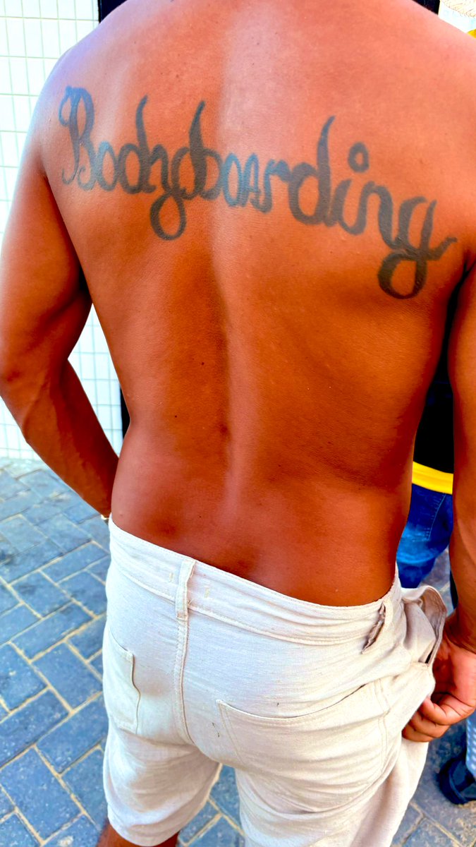 dorodriguinhoo's tweet photo. Era pra ser corpo embarcando mesmo? https://t.co/0CeimLTQTW