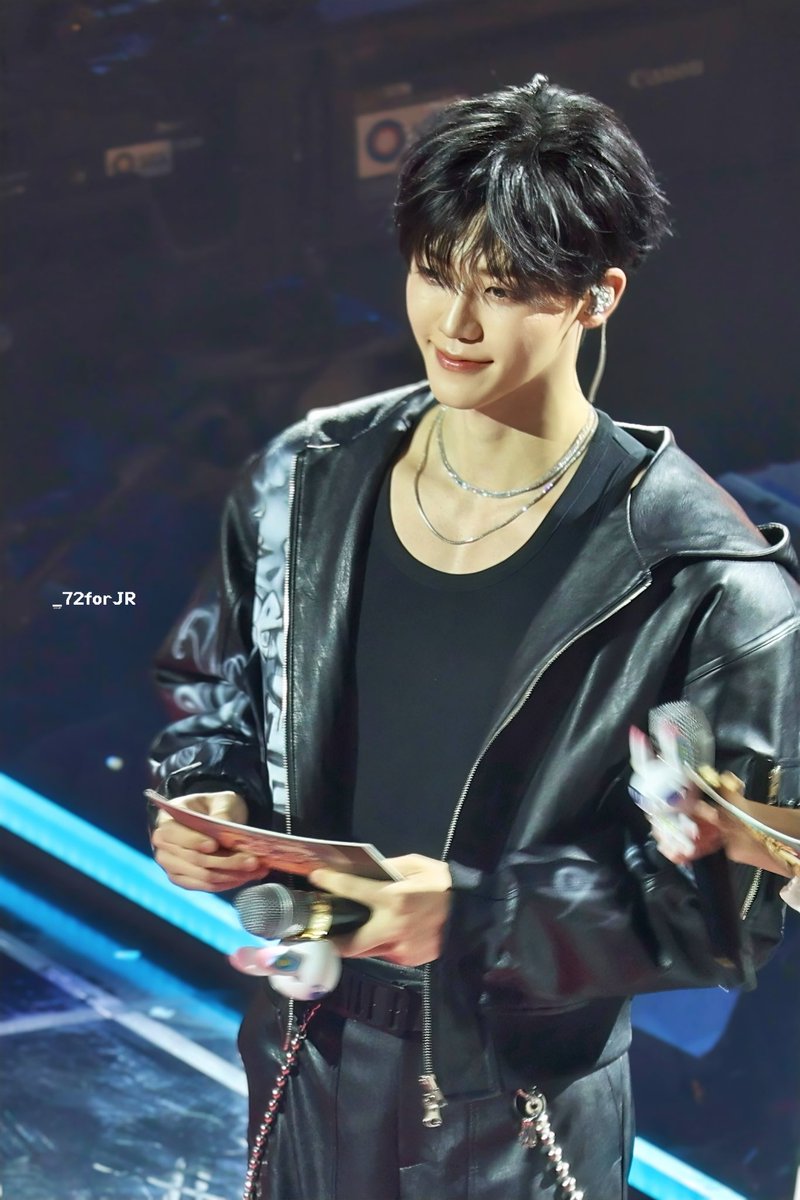 _72forJR tweet media