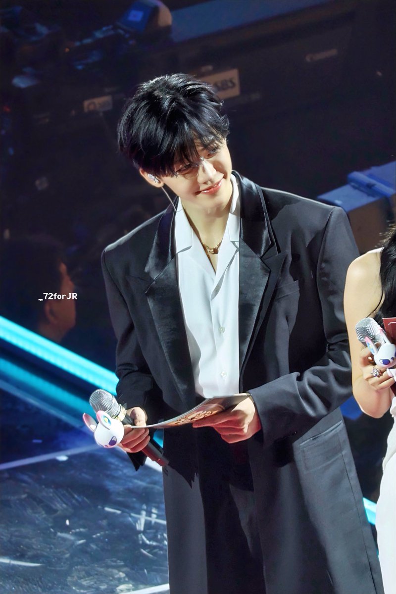 _72forJR tweet media