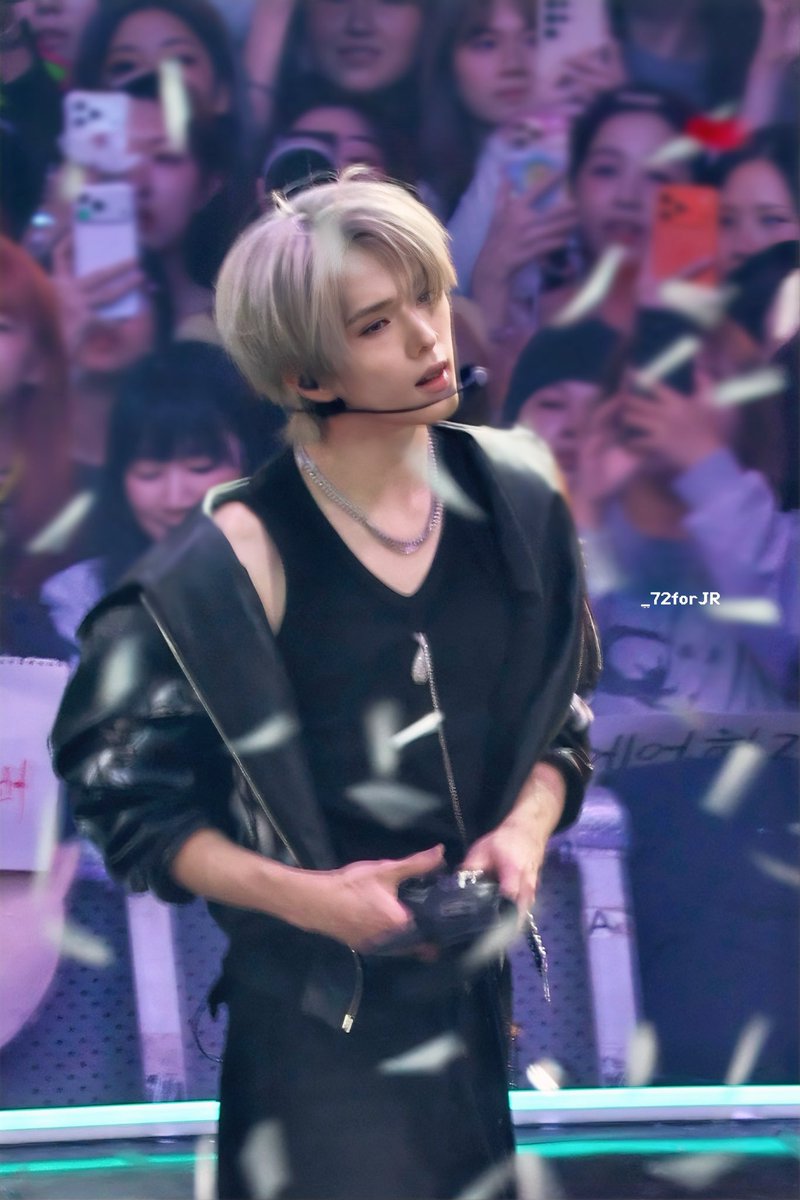 _72forJR tweet media