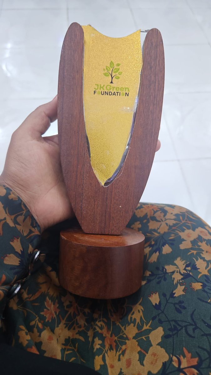 JKGreenFdn's tweet photo. Honoured to receive an Appreciation Award for our role in the drought response campaign 🌿💧

This recognition reflects the power of community-led action in Northeast State.

Grateful to DEYR and all the partners.

#JKGreenFoundation #DroughtResponse #ClimateAction #WoqooyiBari https://t.co/4HF17AtCRO