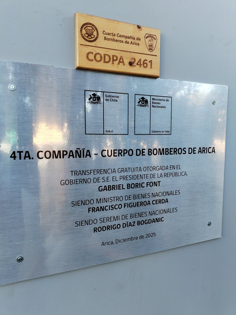 robinsonaravena's tweet photo. Gestiones de este Gobierno qué dan tremendos frutos... Es el inicio de buenas nuevas para nuestra compañía. Gracias a @MinisterioBBNN por su apoyo constante y la gestión de nuestro Presidente @GabrielBoric, Presidente invitado esta a nuestra casa descubrir la placa.Ponga fecha🌳 https://t.co/Vf91c2mm0Z