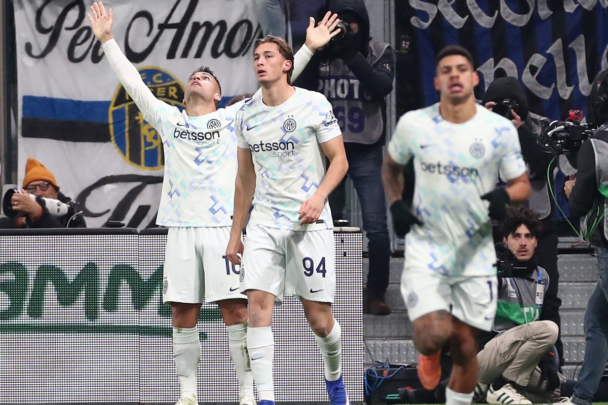 SoccerKingJP's tweet image. ⚫️試合結果🔵
インテルがセリエA首位で2026年へ！　ラウタロ弾でアタランタにウノゼロ
soccer-king.jp/news/world/ita…

🗣編集部より
「インテルはリーグ戦4連勝で勝ち点を『36』に伸ばし、2位ミランと1pts差、3位ナポリと2pts差の首位で年内最終戦を終えました」