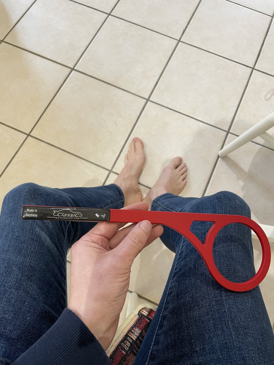 DolphinCode33's tweet image. Highly recommend classicmotorshop.com 11/10 fm v grateful Marko x 🙏Yr cleverly engineered cupholder now sits proudly in my beloved 1981 classic 911SC. Even matches indischrot exterior! 🇩🇪engineering at its finest - &amp;amp; tks for Xmas gift enclosures too! @pcgb @PCGB_911SC #911SC