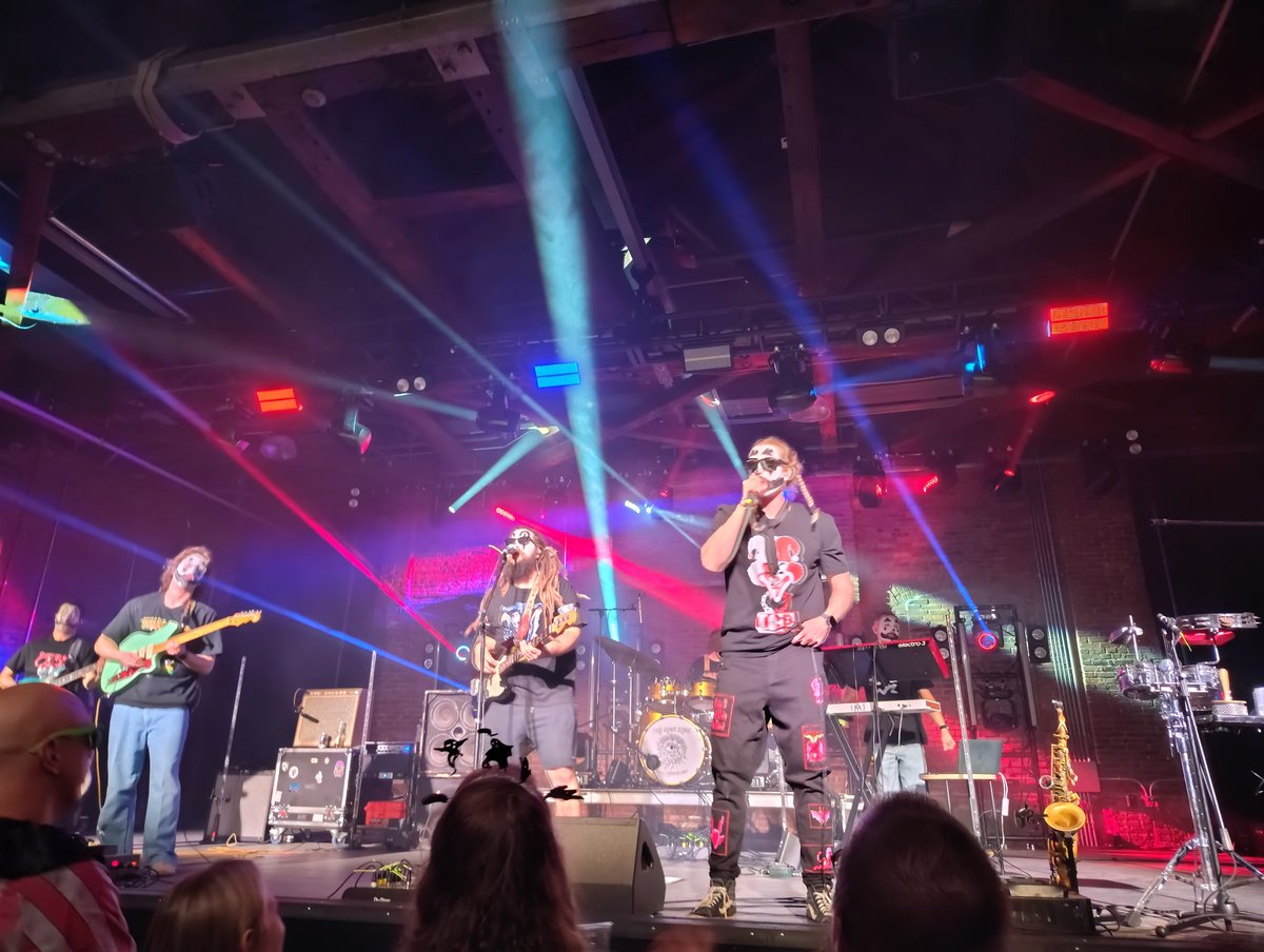 SkudaProduction's tweet image. Next up on my lighting plots of 2025 we have @TheQuasiKings  Halloween show at @globeironcle  with Cas Haley and Vibe &amp;amp; Direct! It was a night full of tricks, treats, and spooky good vibes, and a blast to light!
📷 Brooke Shaw