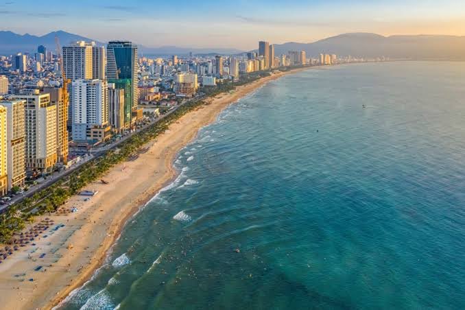 Any 🇻🇳 Da Nang veterans here? 

Planning to go there in February and would love to learn a bit about:

- what area to stay best and where you book accom (I’m already part of a WA group with listings but have mixed feelings), 

- what gym and 

- cowork you love? 

I heard a bit