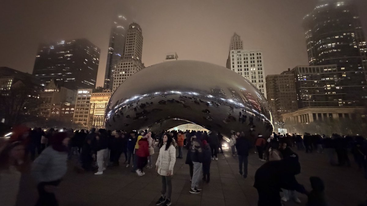Cloud Gate aka the “Bean” Chicago, IL ☁️
