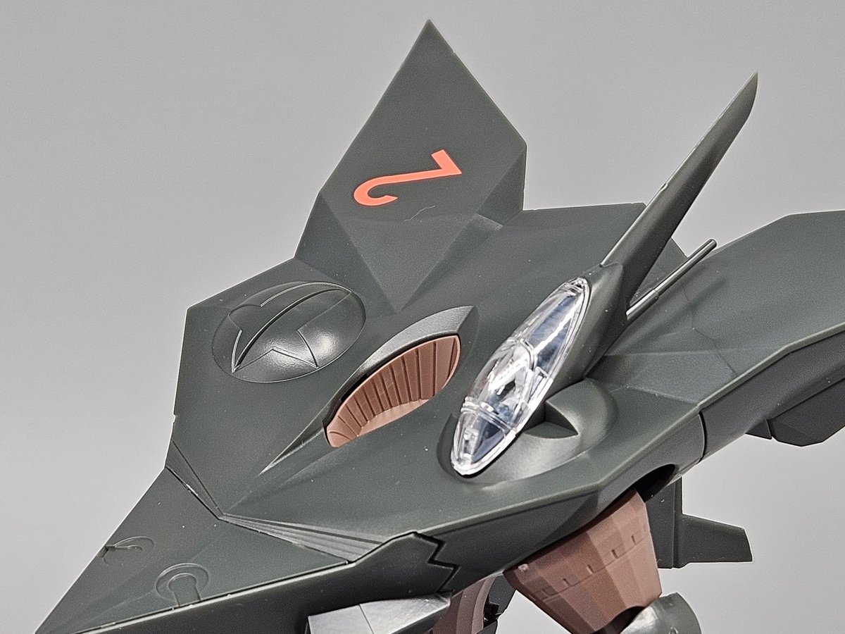 昨晩MODEROIDザルクを組んだ 機番デカールは1～5号機まであったんだが