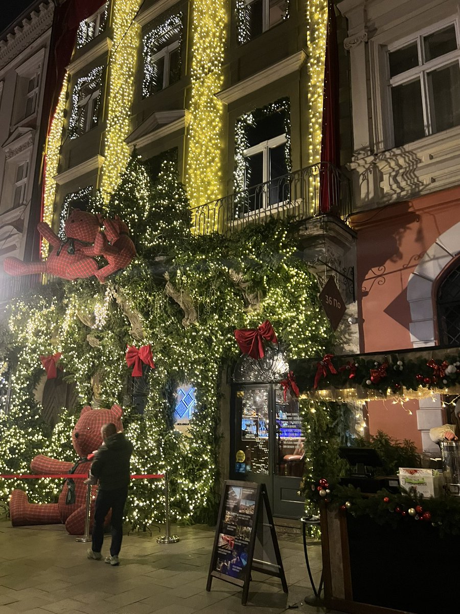 танці з білкою🌹 tweet media