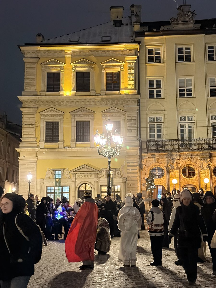 танці з білкою🌹 tweet media