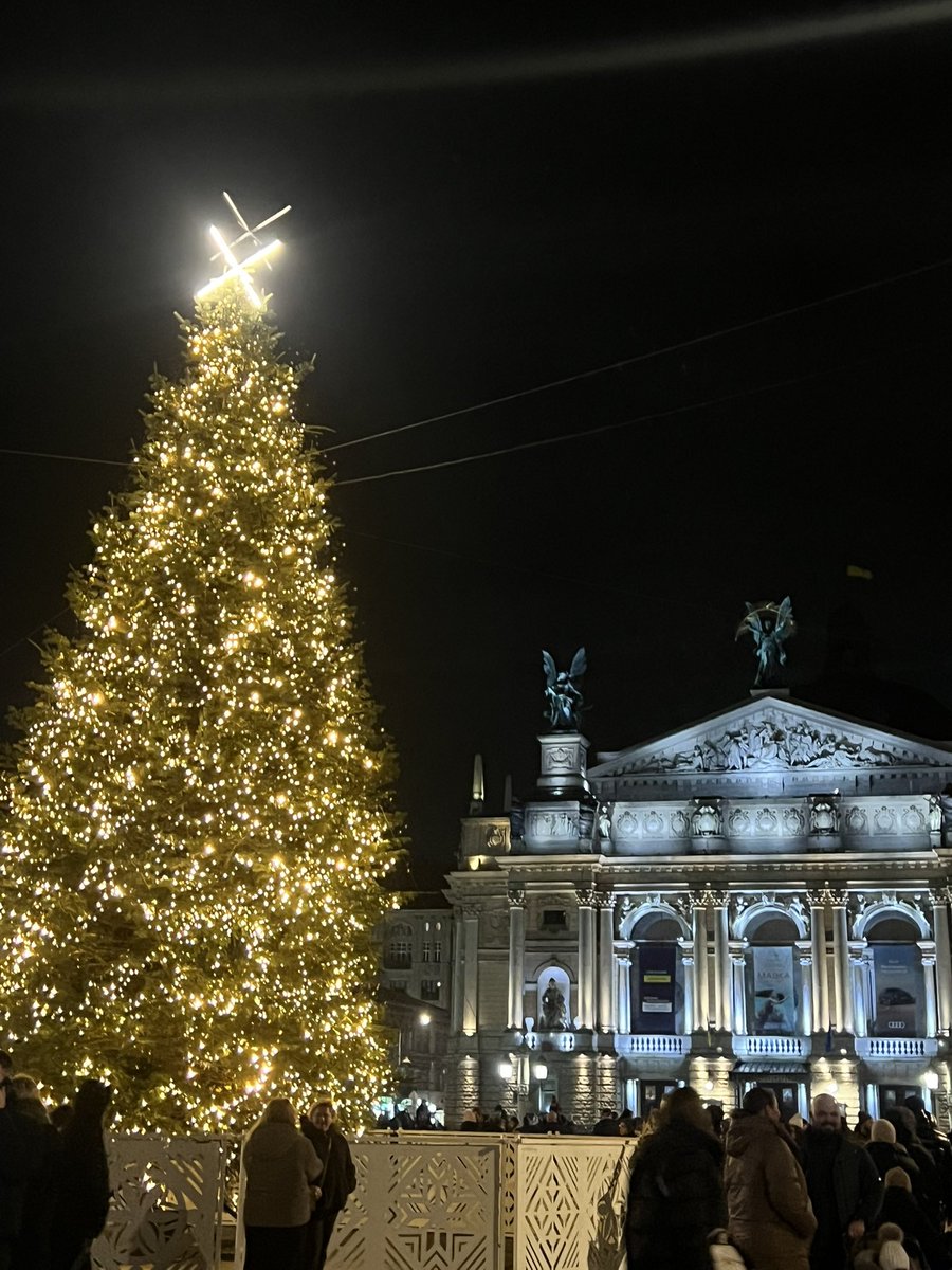 танці з білкою🌹 tweet media