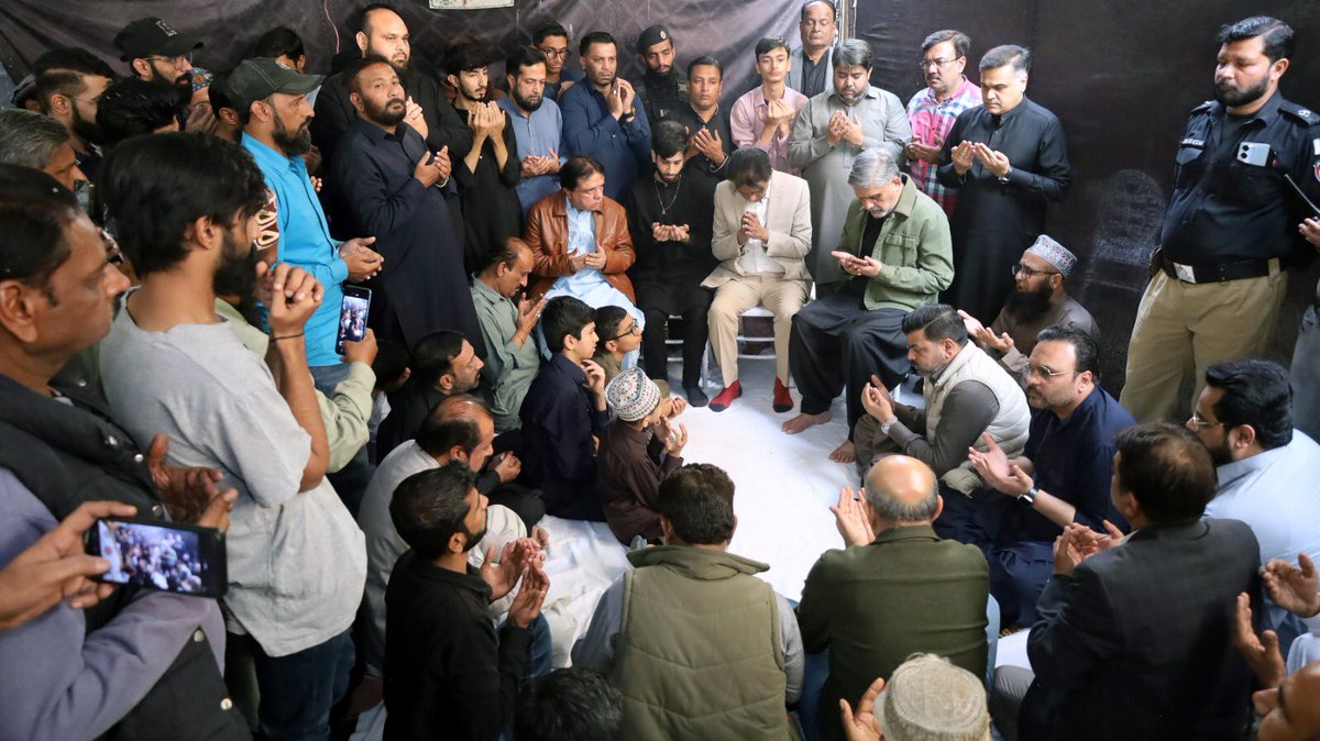 allaboutmqm's tweet photo. کثیر تعداد میں شرکت کی، مرحومہ کے درجات کی بلندی کے لیے دعا کی گئی https://t.co/yIwKpGy5hn