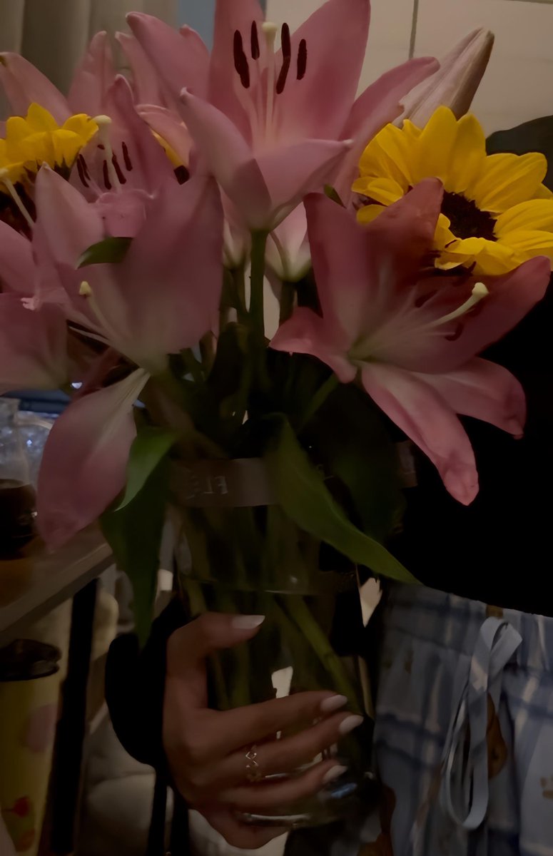 lrrix_'s tweet image. 🌷🌻