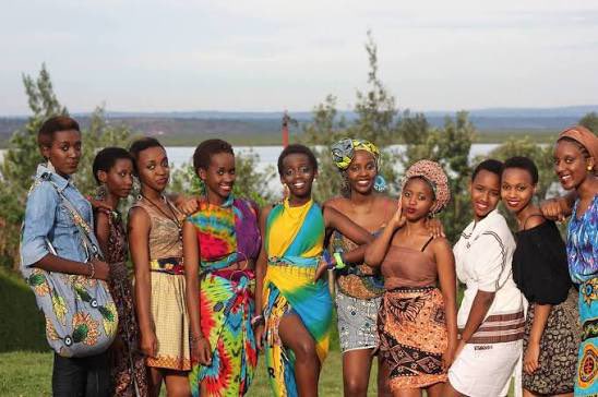 Cap_Brave's tweet image. Congolais, ouvrez les yeux et méfiez-vous sérieusement. Le régime du terroriste @PaulKagame infiltre la #RDC par tous les moyens, y compris via certaines filles rwandaises instrumentalisées pour approcher nos autorités et soutirer des informations sensibles. Ce n’est pas de la…