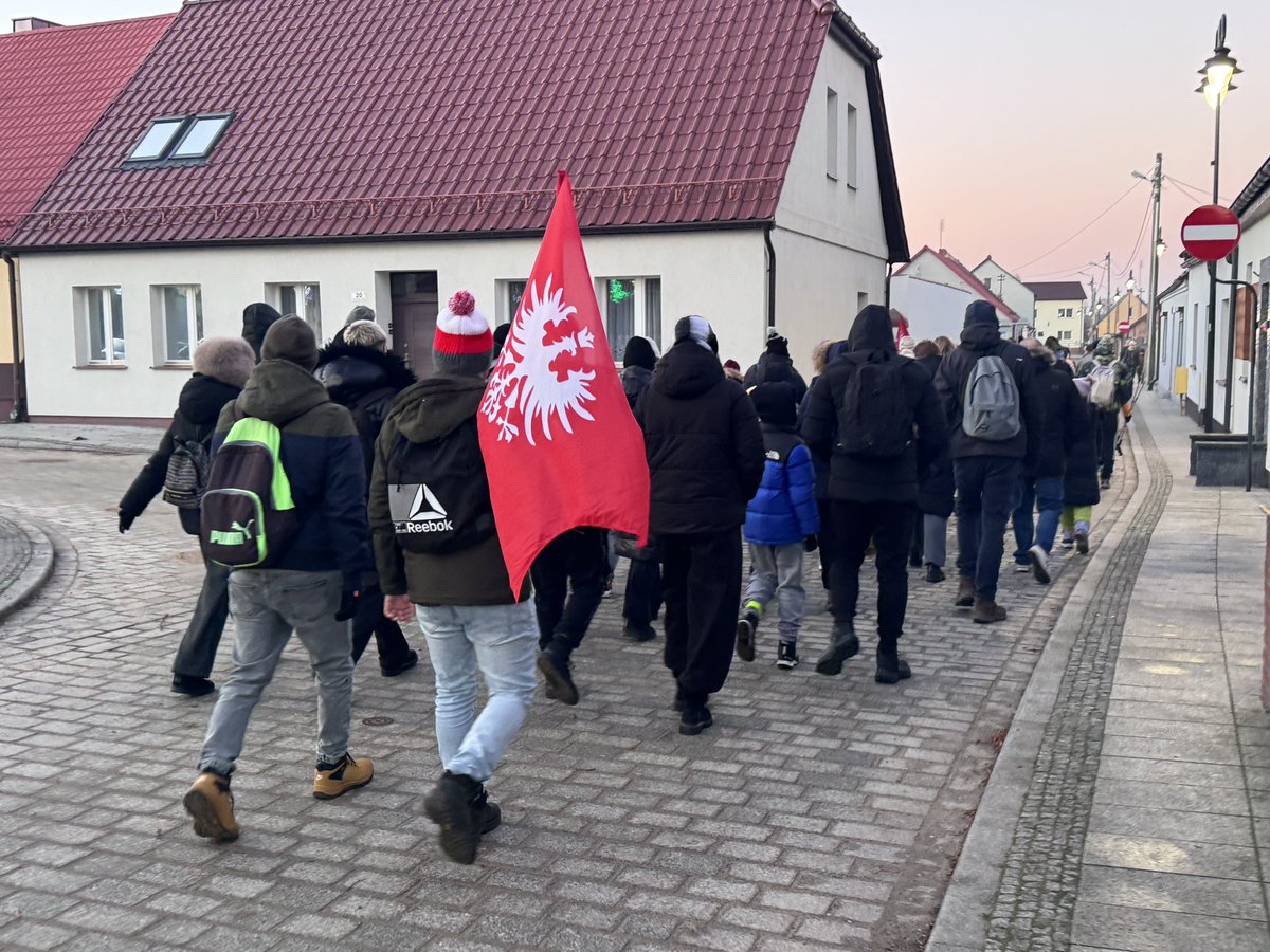Gwit_Jakub's tweet photo. Już 28. raz odbył się Rajd Szlakiem Kompanii Powidzkiej z Powidza do Anastazewa. #PowstanieWielkopolskie https://t.co/sCUcU43LaK