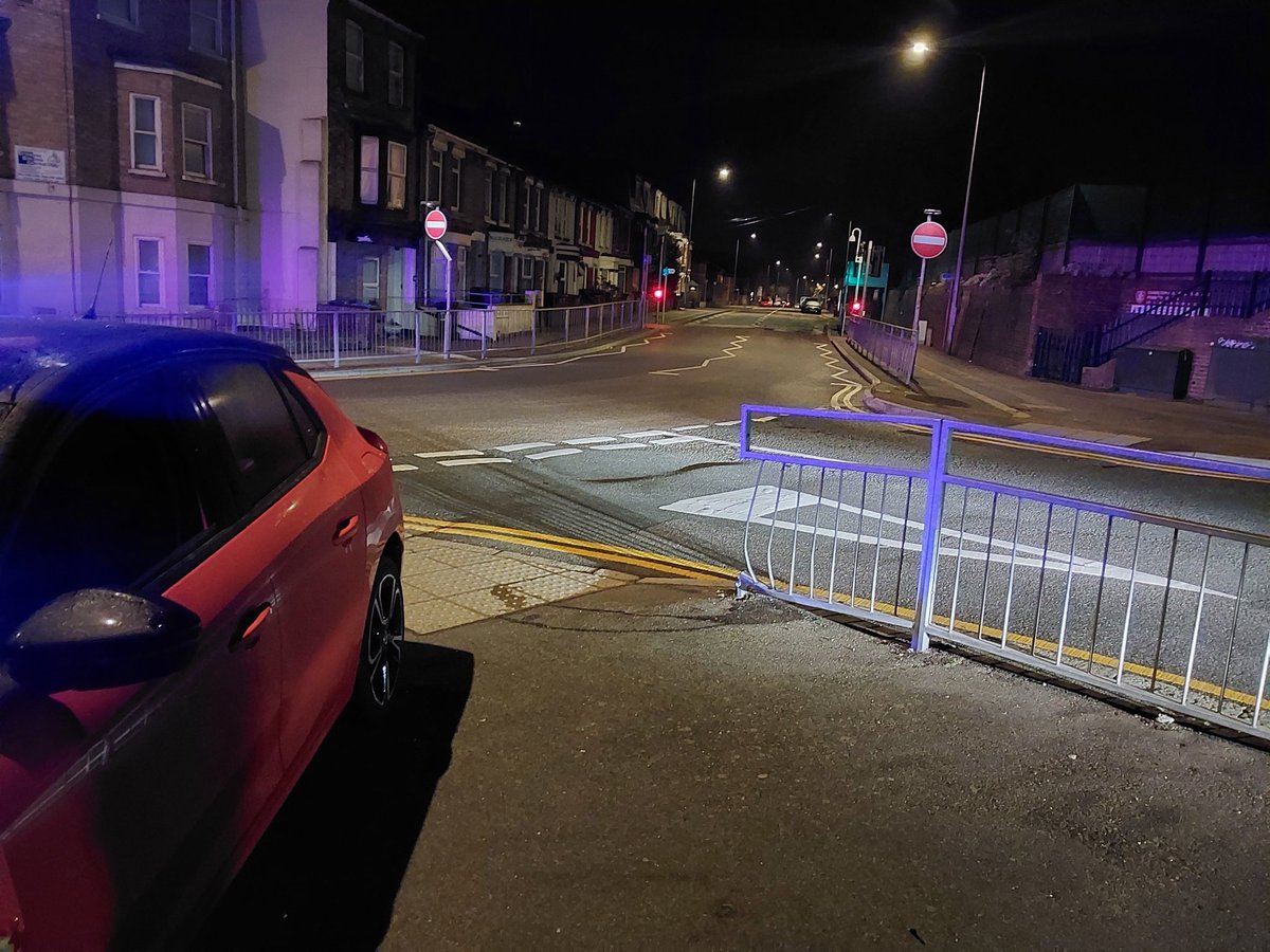 Kent Police Dover tweet media