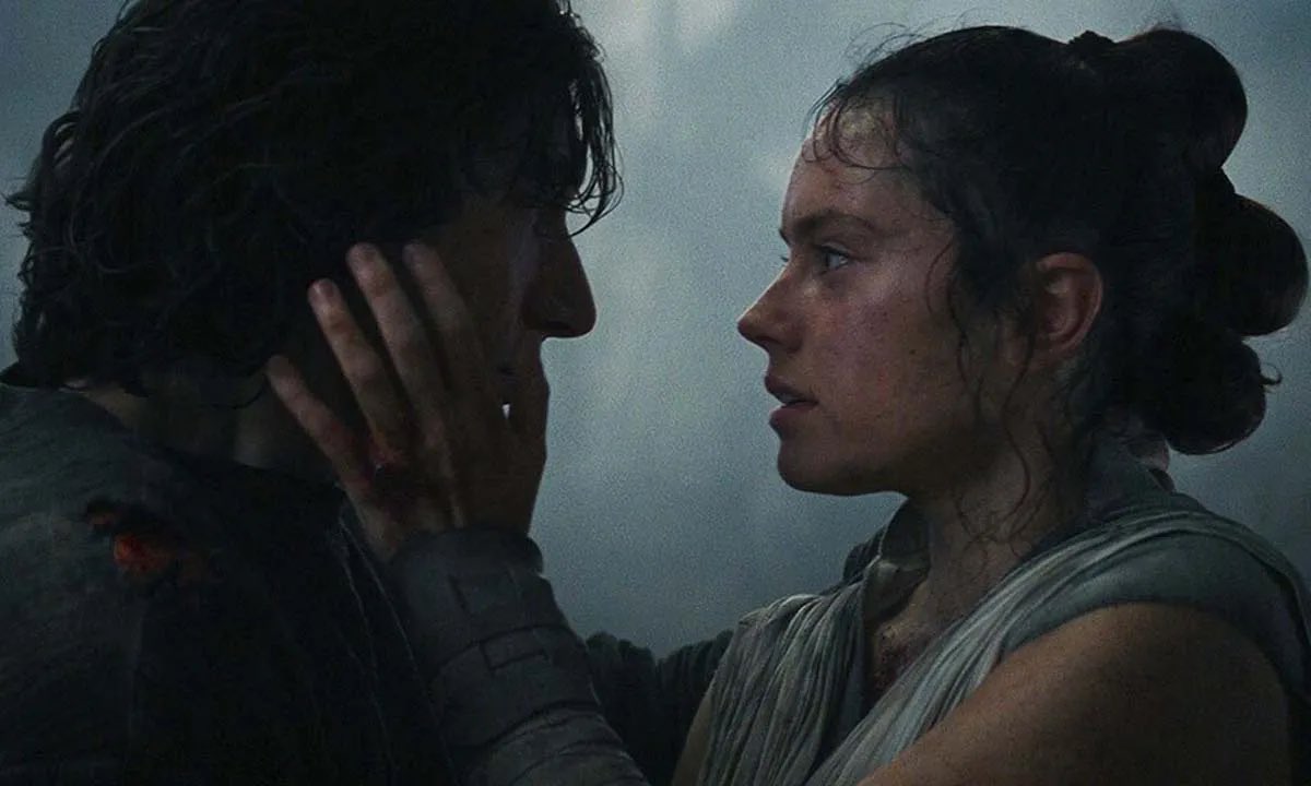 Daisy Ridley confirms she knew about THE HUNT FOR BEN SOLO

“I hear things. I’ve got my ear to the ground.”

(Source: hollywoodreporter.com/movies/movie-f…)
