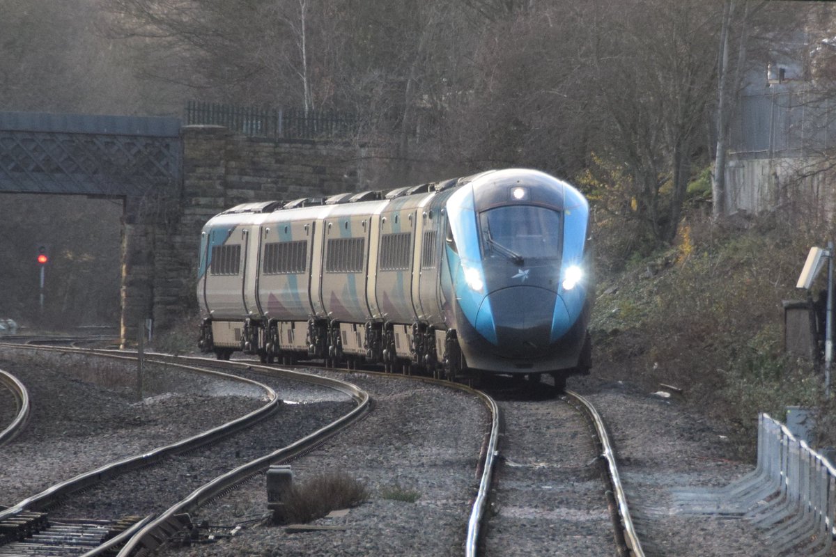 SteelCityDog_'s tweet image. A @TPExpressTrains #Class802 approaches the at the time soon to close Ravensthorpe station with a service I believe to Newcastle.

Ravensthorpe station shut later that week, and will reopen in a couple years time in a new location and form.

#TransPennineTuesday