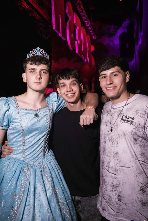 alejandro97 tweet media