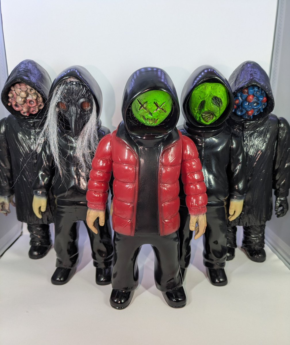 我が家に生前葬で受注した新しい都市伝説の男、マンハントがやってき