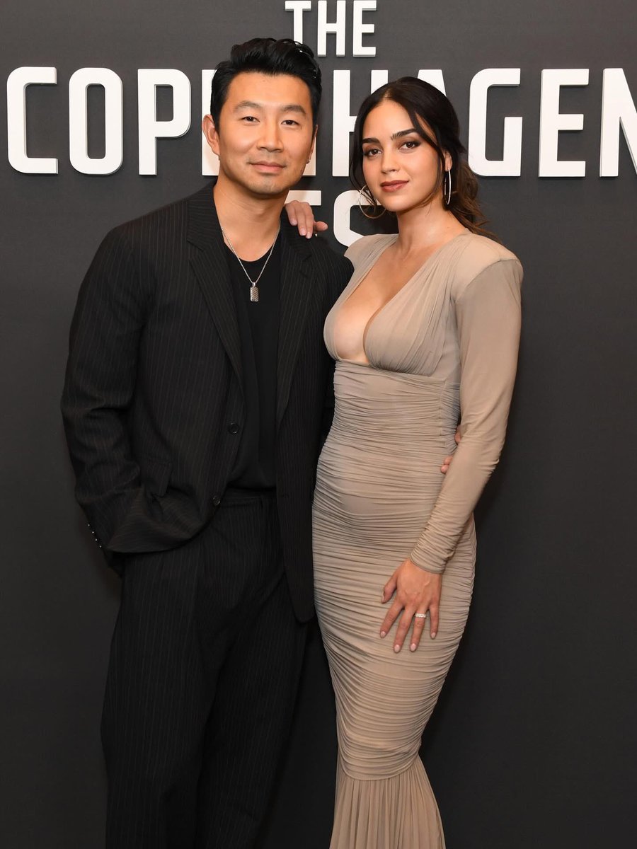 johnnyslawrence's tweet image. it’s so nice to see a co-worker of melissa’s treat her so well and openly give her the support she deserves. this makes me so happy to see and i’m so glad this duo has each other. 🥹