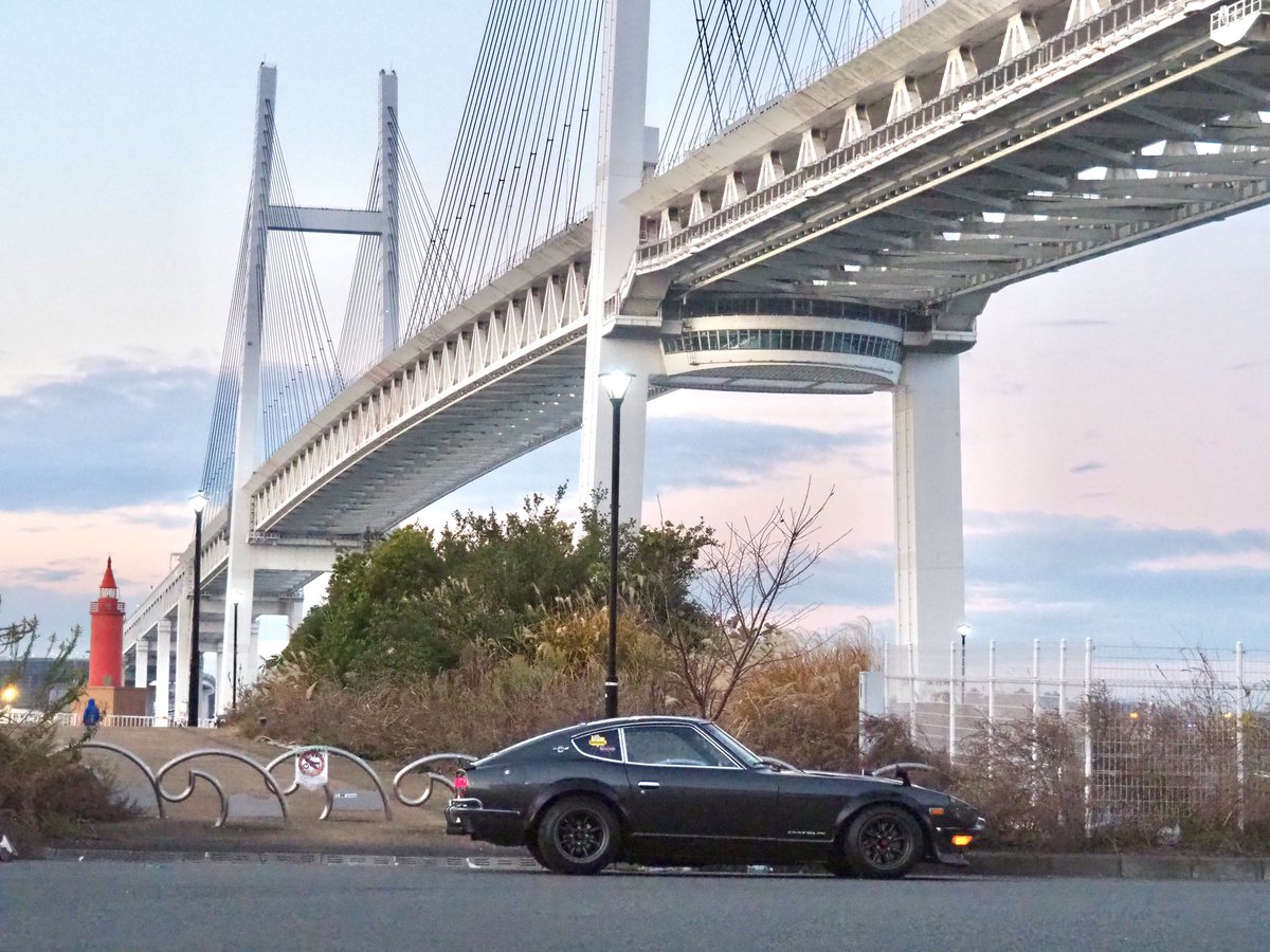 yasaimeijin0240's tweet image. 空が明るくなってしまい、いつもの工場夜景スポットには間に合わないので、近場で簡単撮影。📷5分で撤収し大黒埠頭へ。🚗この辺りはいいなぁ〜。🚢
#s30z #240z #工場夜景 #大黒埠頭