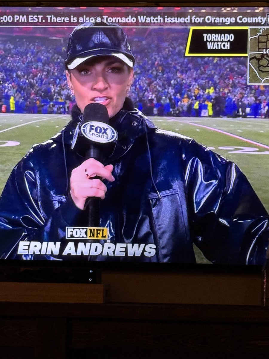 502lance's tweet image. Erin Andrews is part of a Rhythm Nation
